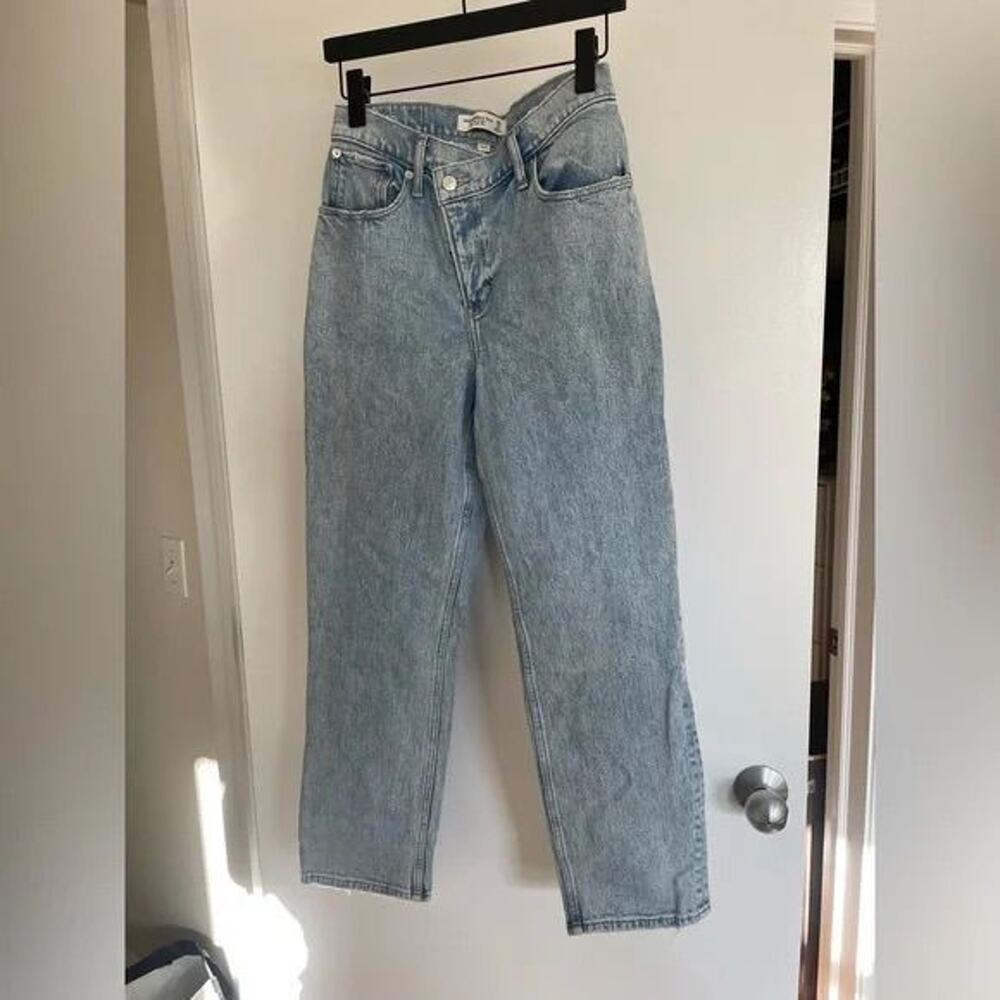 Abercrombie & Fitch 26 Ultra High Rise Ankle Straight Jean Curve Love